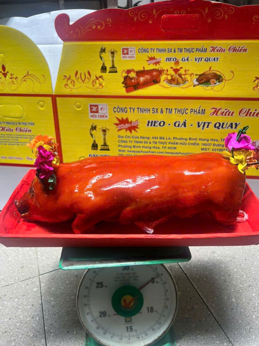 hinh-anh-thuc-te-tai-heo-quay-huu-chien-5